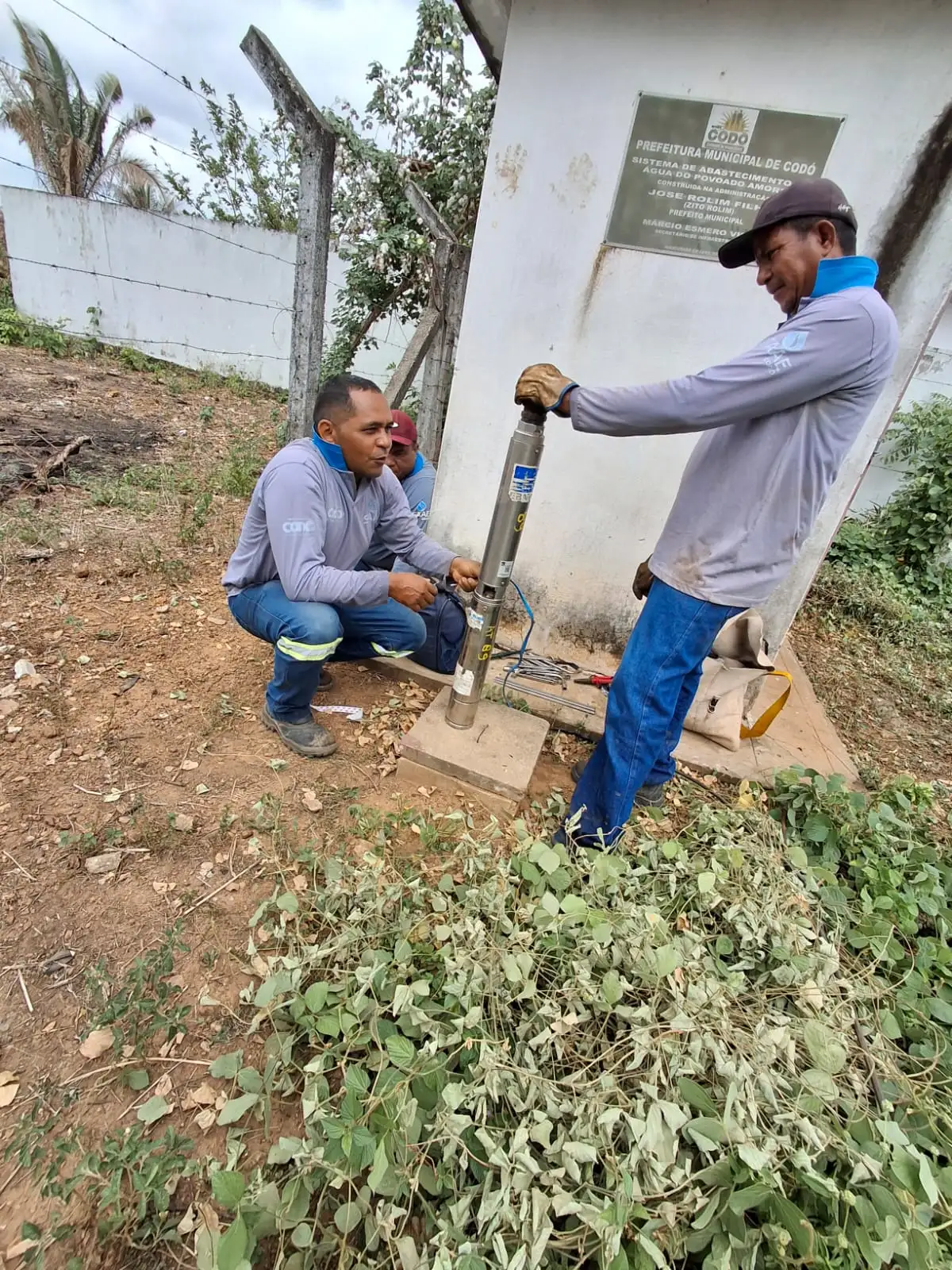 Foto 1 – Substituição de bomba garante melhoria no abastecimento do Povoado Amorim