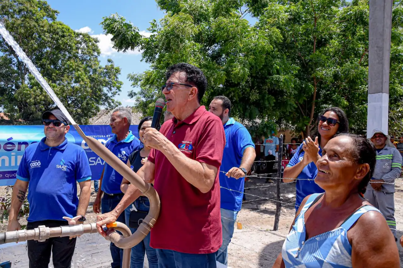 Foto 4 – Prefeito Chiquinho FC e SAAE Codó garantem água potável para 40 famílias no povoado São Domingos