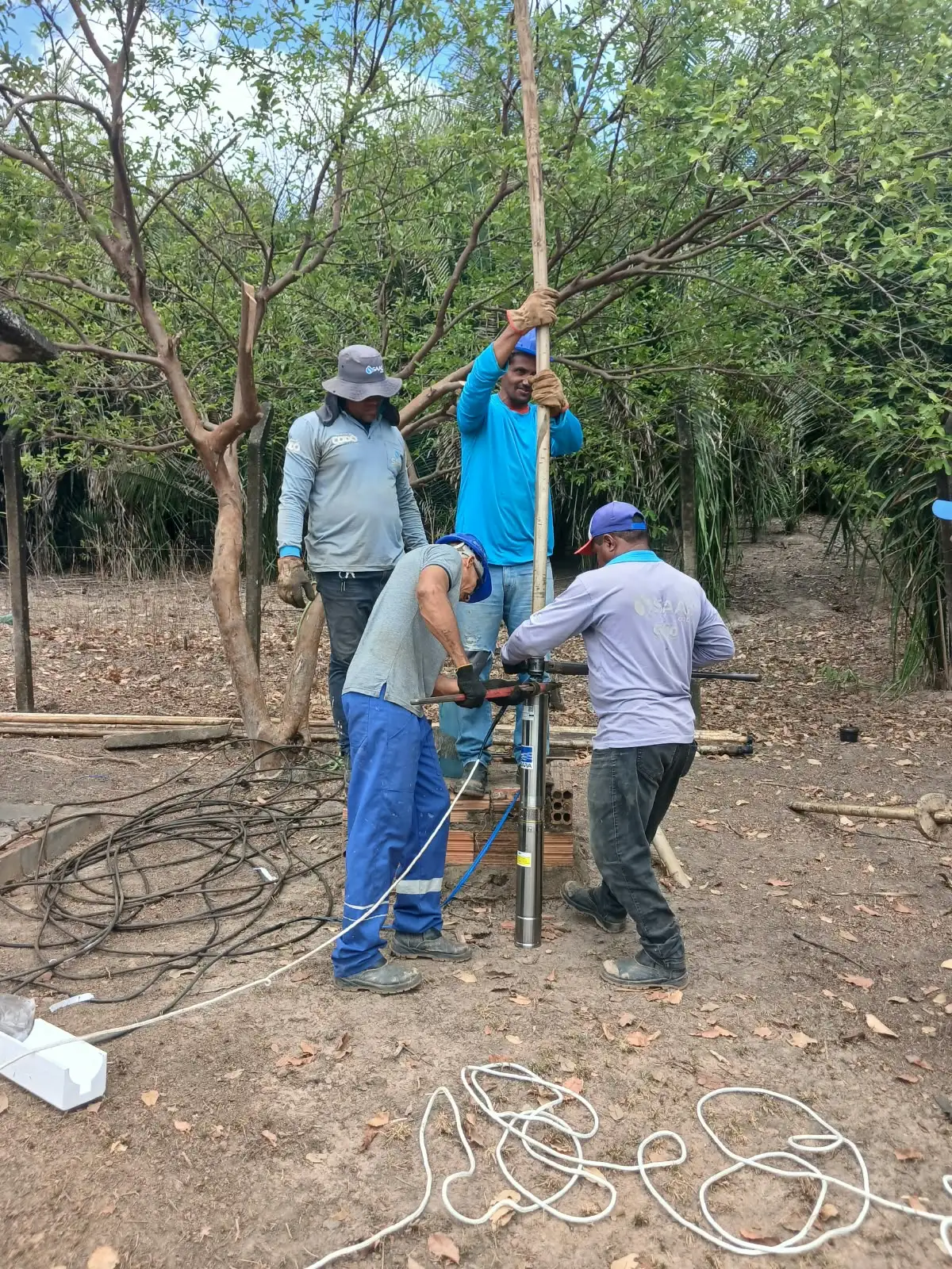 Foto 2 – Troca de bomba no povoado São Félix e restabelece o funcionamento do poço