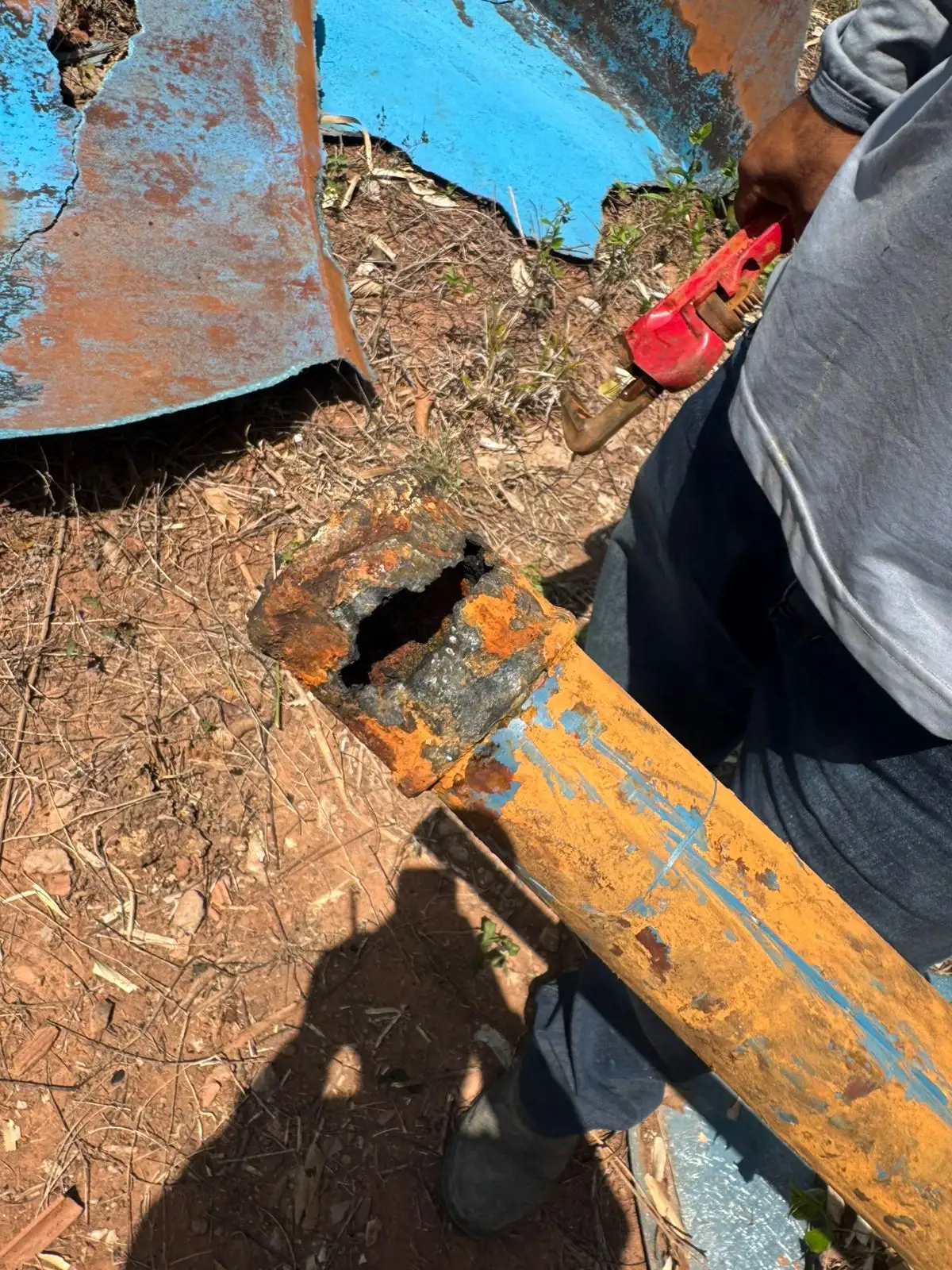 Foto 1 – SAAE REALIZA SUBSTITUIÇÃO DE BOMBA E MANUTENÇÃO DO SISTEMA DE ABASTECIMENTO NO POVOADO LIMOEIRO