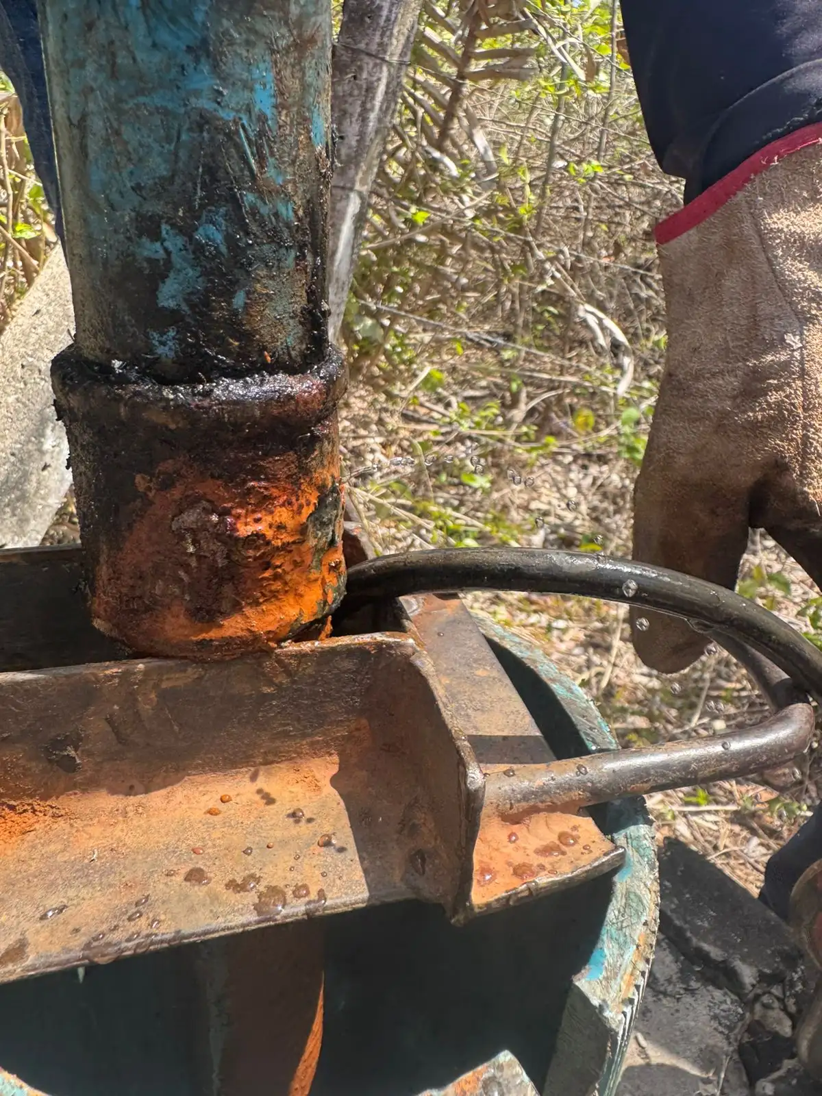 Foto 3 – SAAE REALIZA SUBSTITUIÇÃO DE BOMBA E MANUTENÇÃO DO SISTEMA DE ABASTECIMENTO NO POVOADO LIMOEIRO