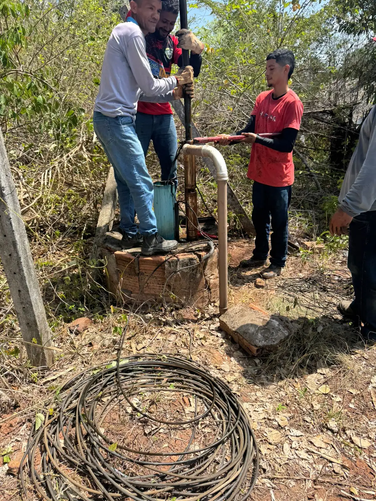 Foto 2 – SAAE REALIZA SUBSTITUIÇÃO DE BOMBA E MANUTENÇÃO DO SISTEMA DE ABASTECIMENTO NO POVOADO LIMOEIRO