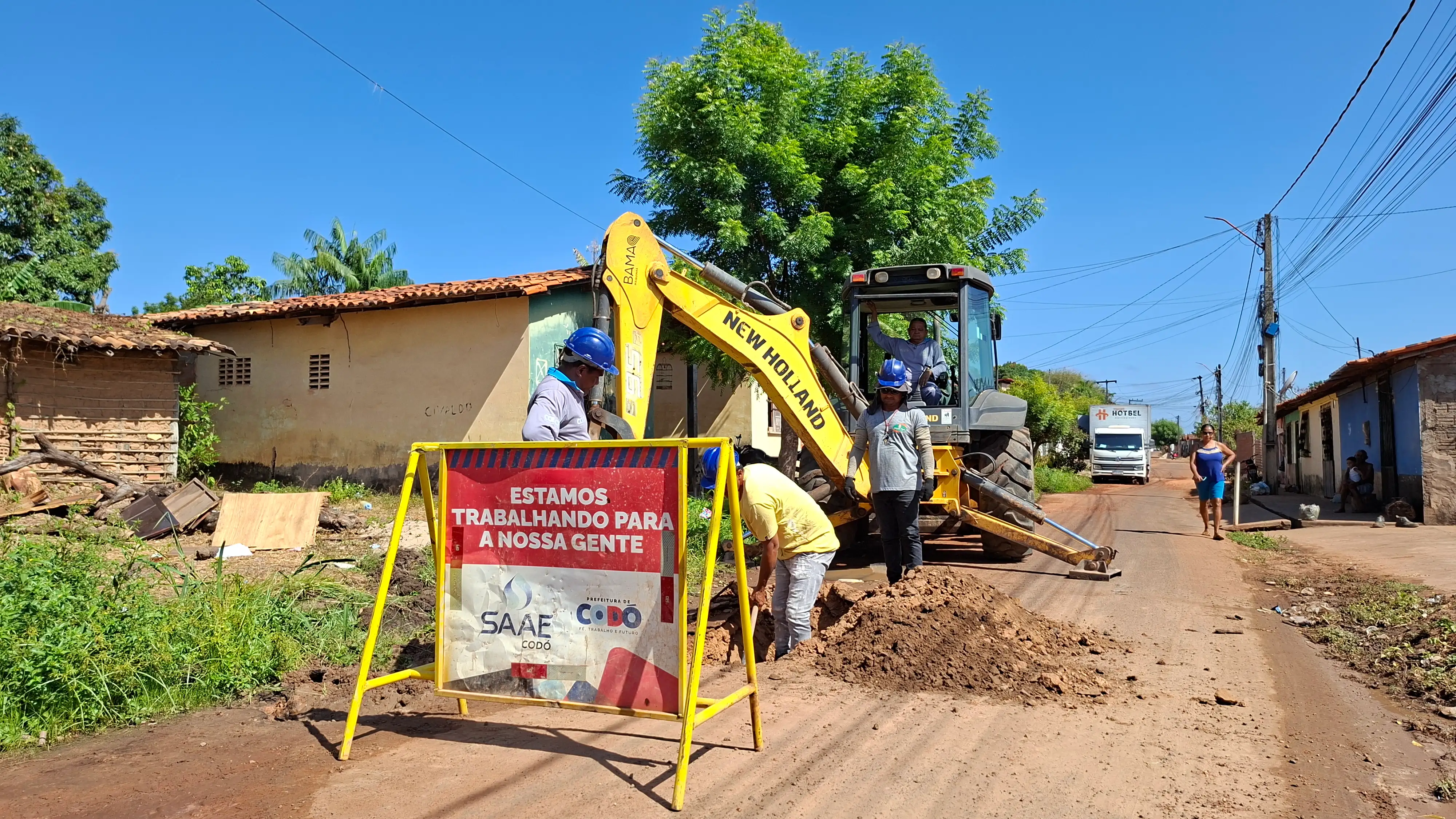 SAAE Codó realiza interligação na rede de abastecimento para melhorar fluxo e pressão da água na Rua Dr. José Anselmo e