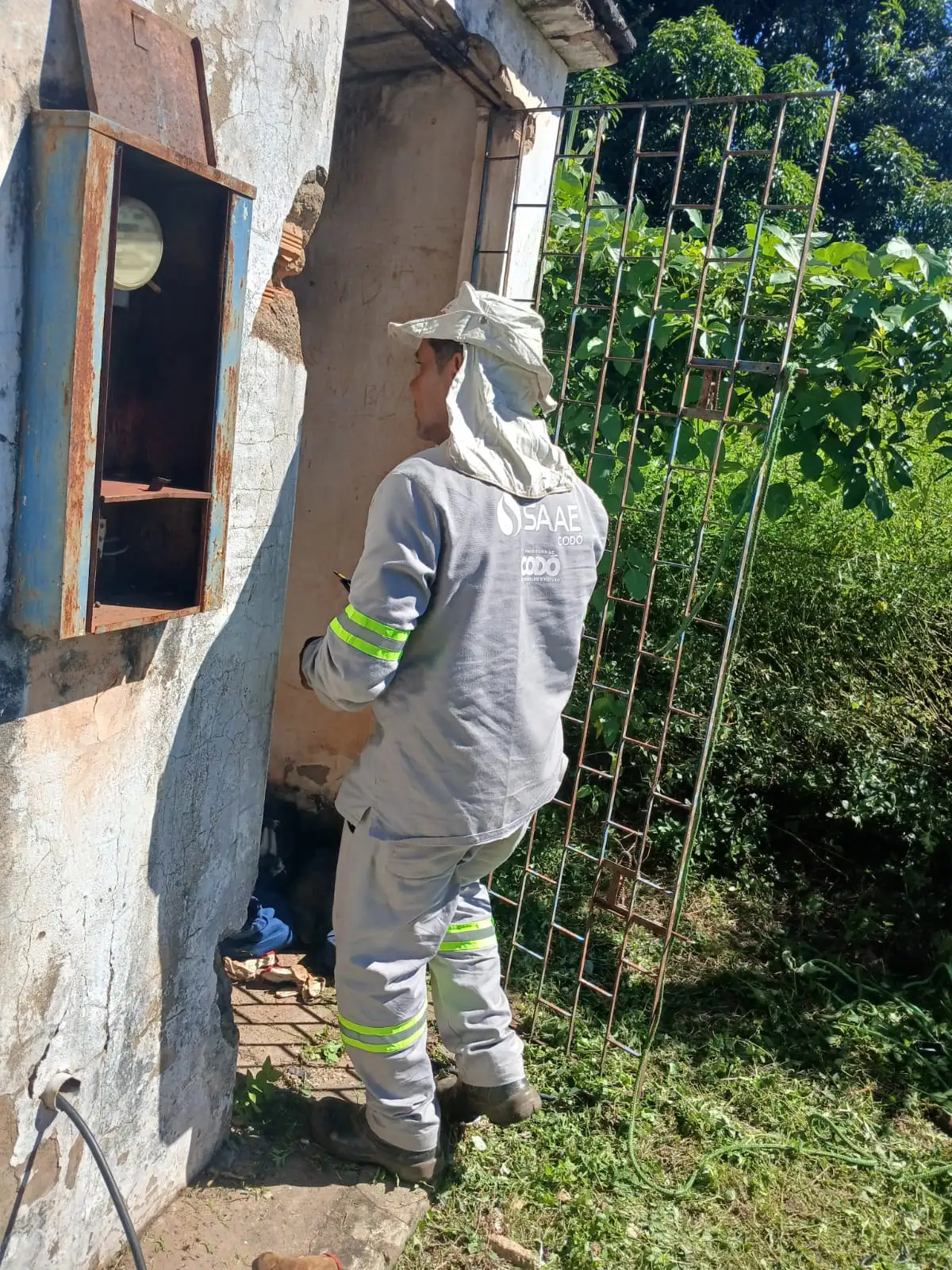 Foto 1 – SAAE Codó realiza manutenção, limpeza de reservatório e substituição de bomba em poço da Bacabinha