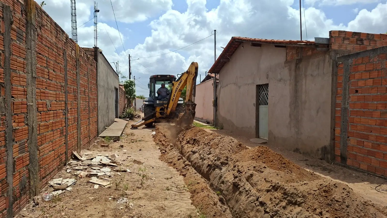 SAAE Codó realiza extensão de rede na Travessa São Marcos, no bairro Trizidela
